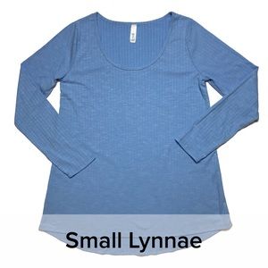 NWT LuLaRoe Lynnae Long Sleeve Top size small